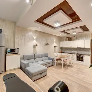 Near Botanical Garden Ym.hryshka Апартаменты